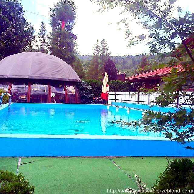 relaks nad basenem czerwcowy instagram
