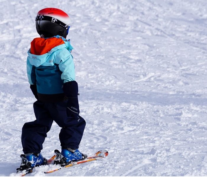 Aktywna zima – wybieramy narty dla dzieci