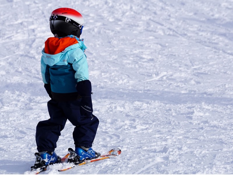 Aktywna zima – wybieramy narty dla dzieci